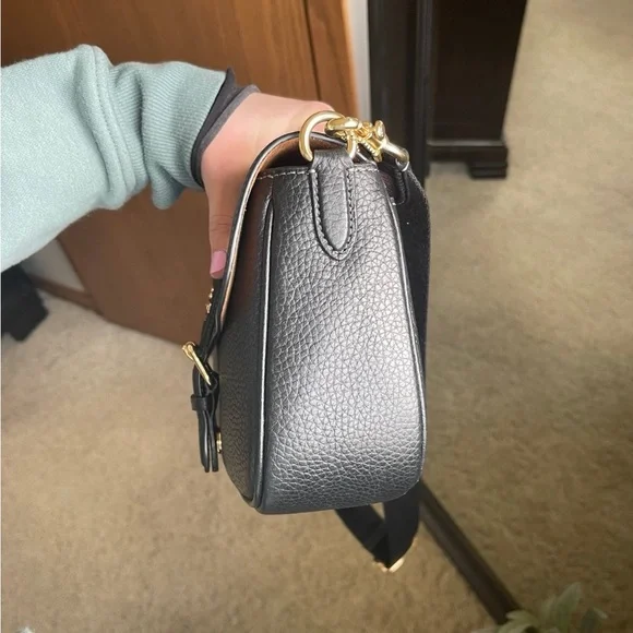 Coach Black Amelia Saddle Bag Crossbody Snap Closure, Larger Size Gold Hardware - Picture 4 of 7